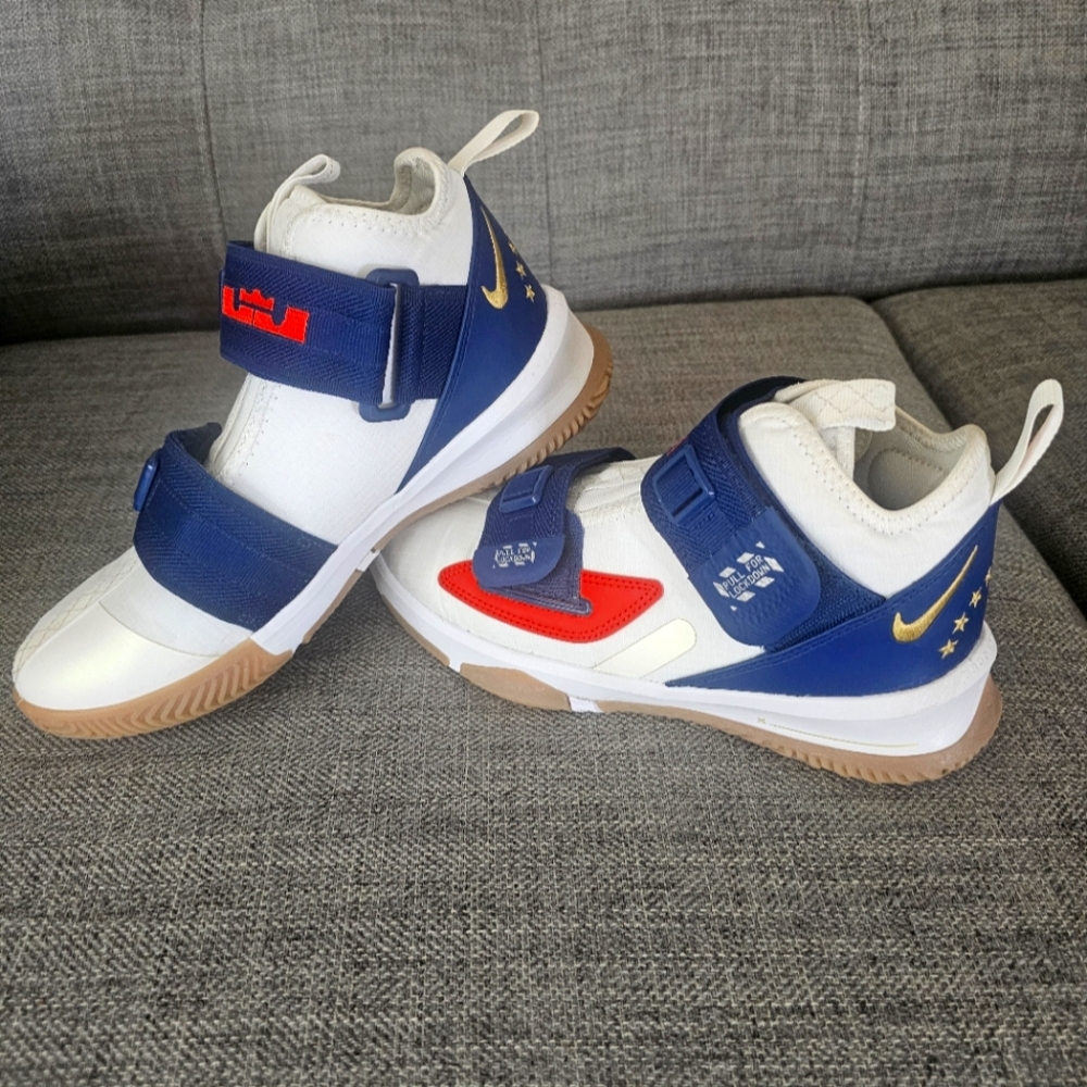 Nike Lebron Kid's Soldier XIII LA (GS) 4.5Y